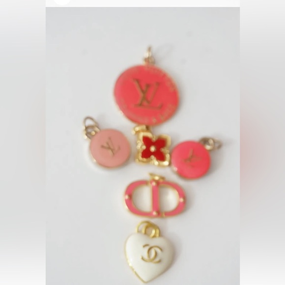 CD LV Zipper Pulls mix lot of 6 pink & gold 40 dollars a piece big one 1… - Picture 2 of 7
